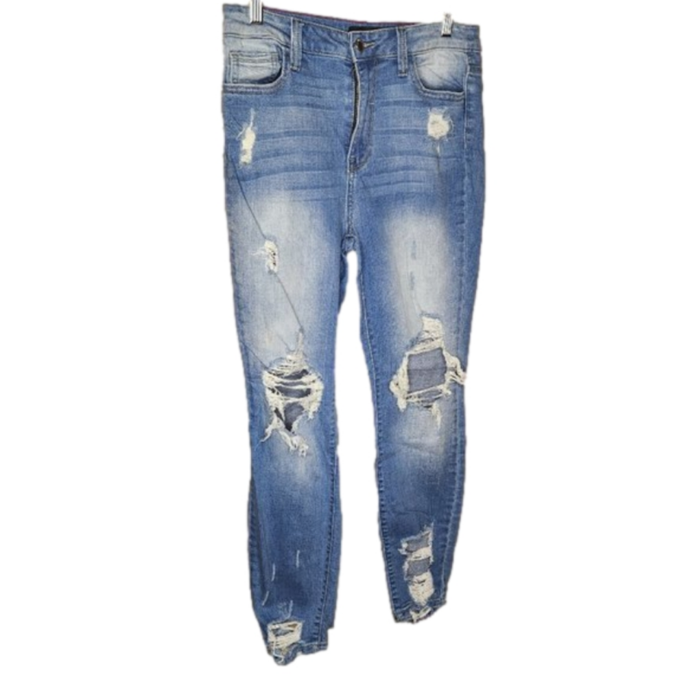 Cello Size 9 Distressed Jeans